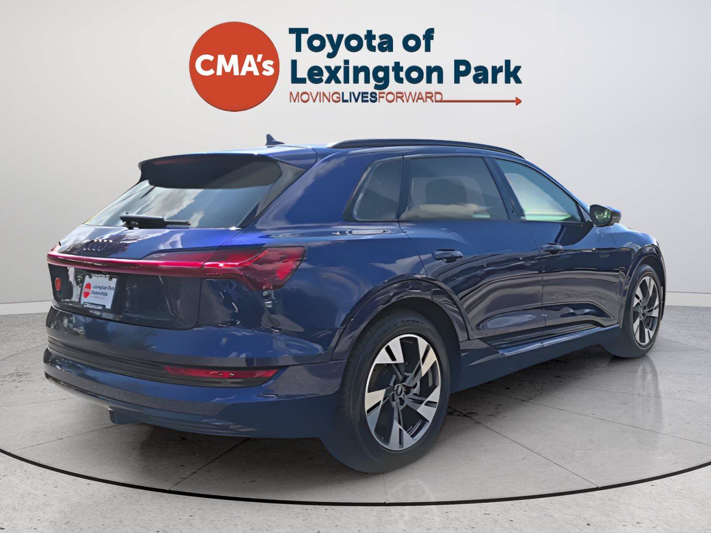 Used 2022 Audi e-tron Premium AWD/4WD image 5