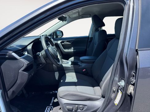 Used 2025 Toyota RAV4 XLE FWD image 10