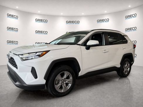 Used 2023 Toyota RAV4 XLE AWD/4WD image 3