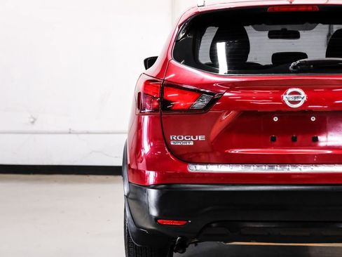 Used 2018 Nissan Rogue Sport SV FWD image 46