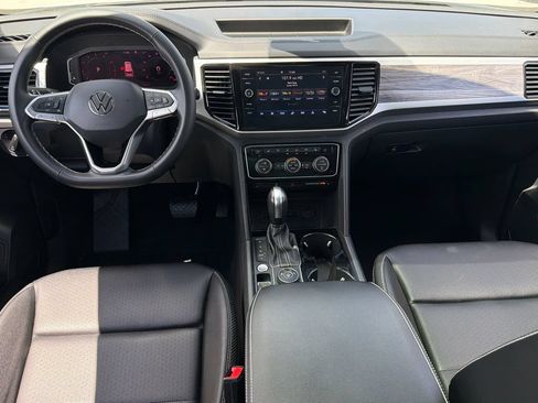 Certified 2023 Volkswagen Atlas Cross Sport SE w/ Panoramic Sunroof Package AWD/4WD image 20