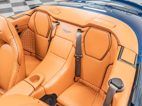 Used 2016 Aston Martin Vanquish Volante RWD image 16