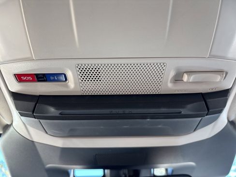 Used 2024 Subaru Ascent Premium w/ Convenience Package image 17