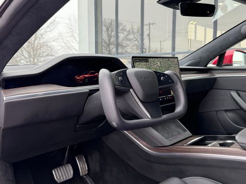 Used 2021 Tesla Model S Plaid image 2