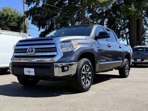 Used 2017 Toyota Tundra SR5 AWD/4WD image 42