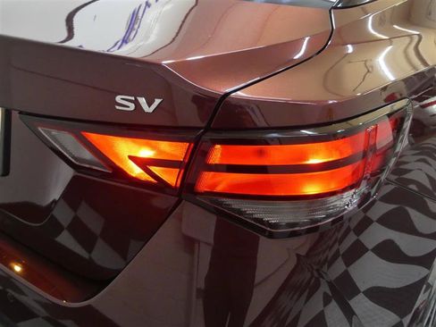 Used 2022 Nissan Sentra SV w/ SV Premium Package FWD image 16