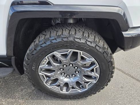 Used 2024 GMC Hummer EV 3X AWD/4WD image 11