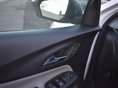 Used 2020 Chevrolet Equinox LS w/ LS Convenience Package image 12