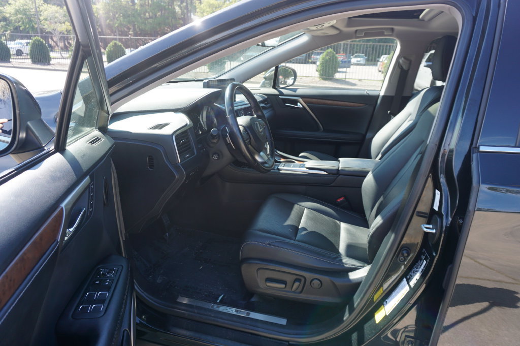 Used 2022 Lexus RX 350L Premium w/ Premium Package AWD/4WD image 2