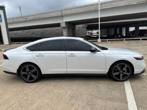 Used 2024 Honda Accord Sport image 2