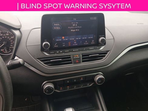 Used 2022 Nissan Altima 2.5 SV image 14