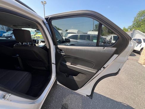 Used 2017 Chevrolet Equinox LT w/ Convenience Package image 23