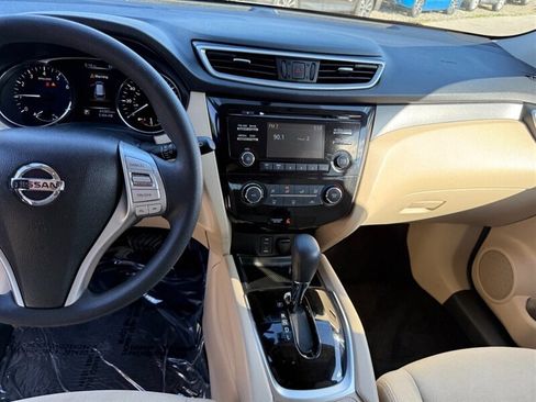 Used 2016 Nissan Rogue S w/ Appearance Package AWD/4WD image 8