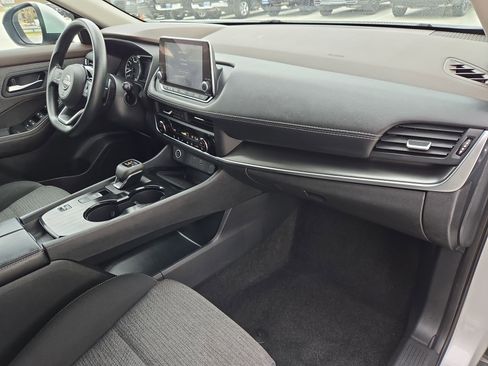 Used 2023 Nissan Rogue SV image 32