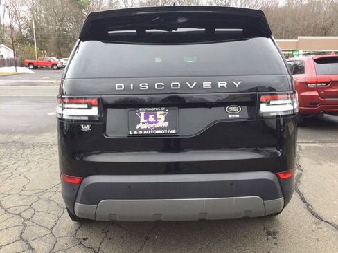 Used 2018 Land Rover Discovery SE image 7