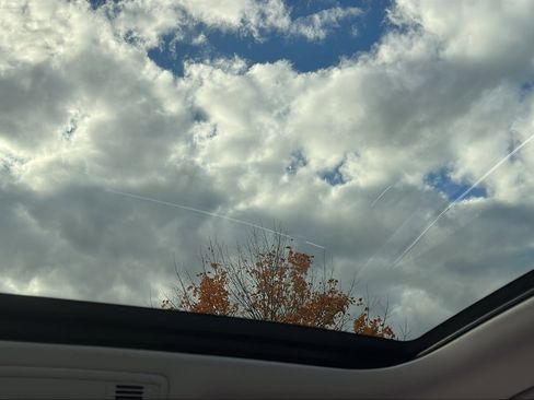 Used 2025 Volkswagen Jetta SE image 25