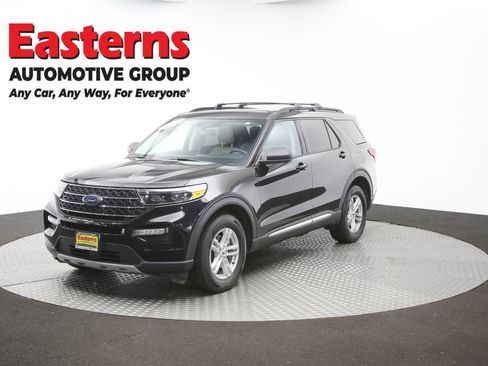 Used 2022 Ford Explorer XLT w/ Equipment Group 202A AWD/4WD image 54