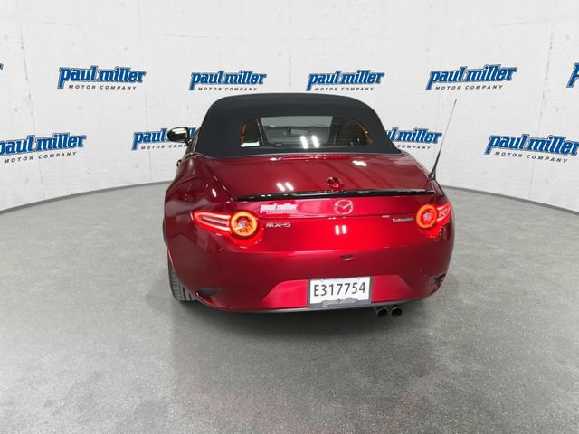 Used 2025 MAZDA MX-5 Miata Club w/ Weather Package RWD image 9