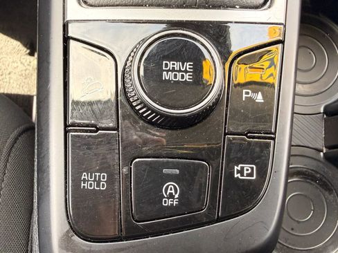 Used 2025 Kia Sportage LX FWD image 25