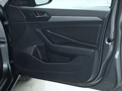 Certified 2021 Volkswagen Jetta SE w/ SE Cold Weather Package image 33