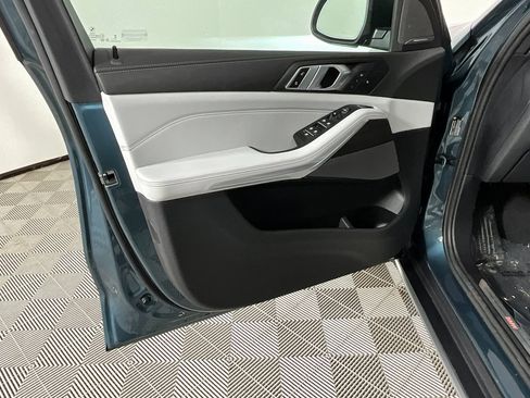 Used 2024 BMW X5 xDrive40i w/ Premium Package image 16