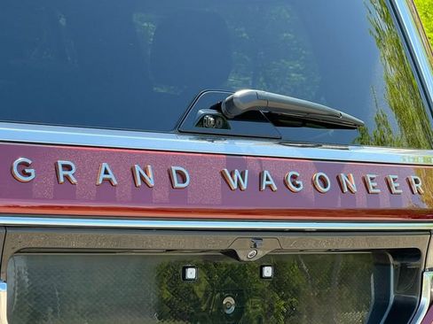 Used 2025 Jeep Grand Wagoneer Series III w/ HD Trailer Tow Package AWD/4WD image 55