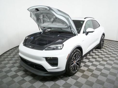 New 2026 Porsche Macan Electric image 34