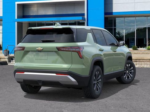 New 2026 Chevrolet Equinox LT w/ Convenience Package II FWD image 4