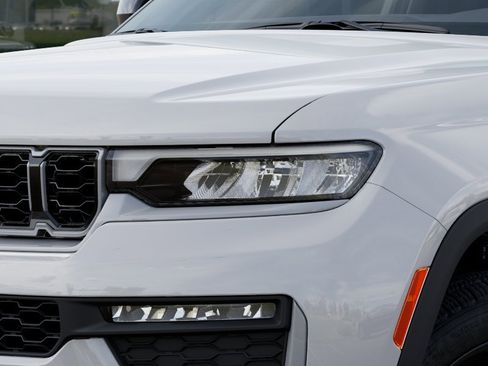 New 2026 Jeep Grand Cherokee Limited image 37