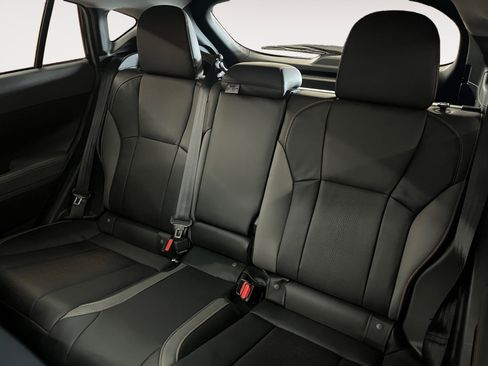 Certified 2024 Subaru Crosstrek 2.5i Limited w/ Crosstrek Mirror Package image 16