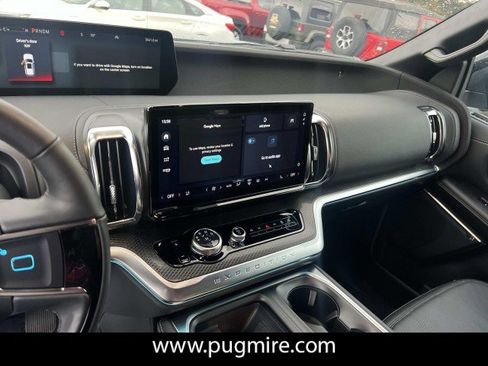 New 2025 Ford Expedition Platinum w/ Stealth Performance Package image 24