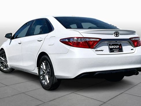Used 2015 Toyota Camry SE w/ Moonroof Package image 12