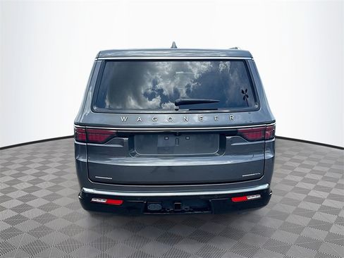 Used 2023 Jeep Wagoneer L Series II image 7