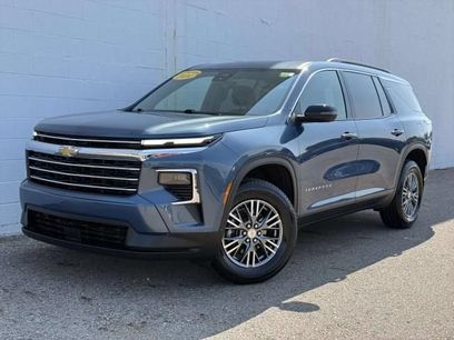 Used 2024 Chevrolet Traverse LT w/ Trailering Package