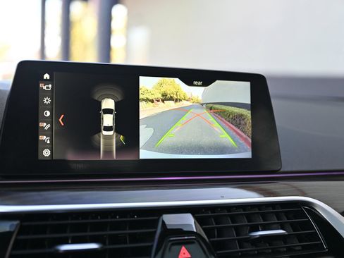 Used 2018 BMW 530i RWD image 26