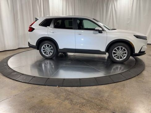 Used 2025 Honda CR-V EX image 3