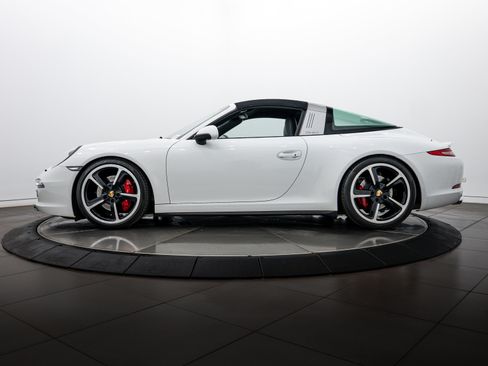 Certified 2014 Porsche 911 Targa 4S image 30