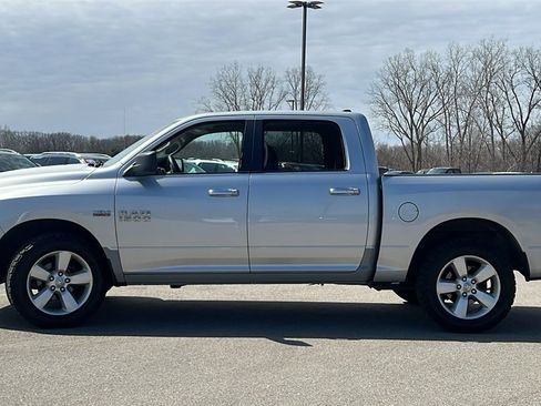 Used 2016 RAM 1500 Classic SLT image 9