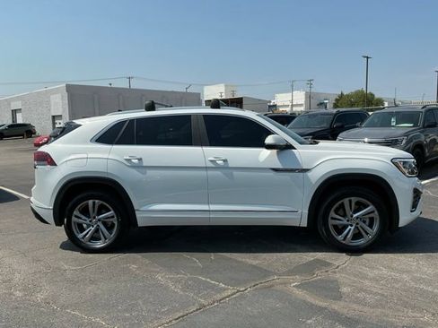 Certified 2024 Volkswagen Atlas Cross Sport SEL R-Line AWD/4WD image 2