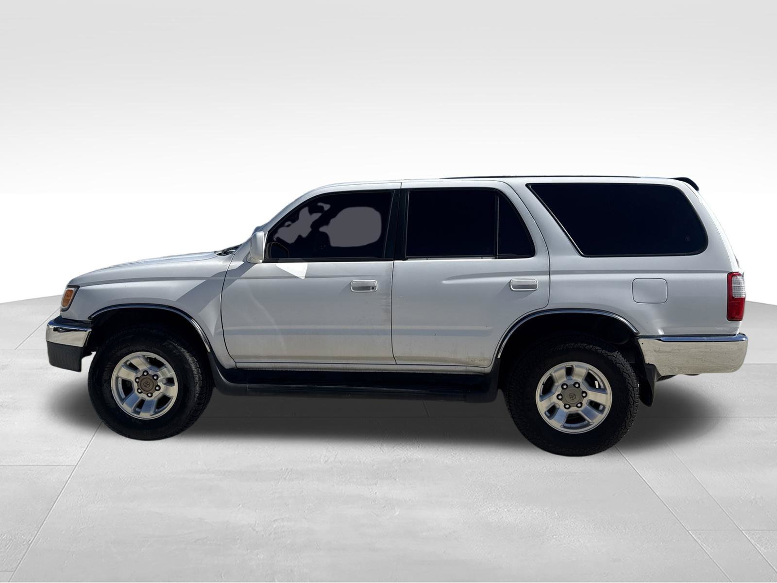 Used 2000 Toyota 4Runner SR5 RWD image 8