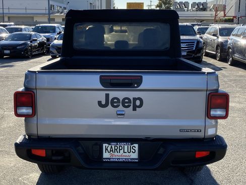 Used 2020 Jeep Gladiator Sport w/ Quick Order Package 24S image 10