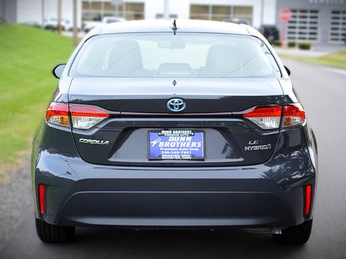 Used 2024 Toyota Corolla LE w/ LE Convenience Package image 6