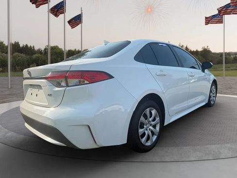 Used 2021 Toyota Corolla LE FWD image 5