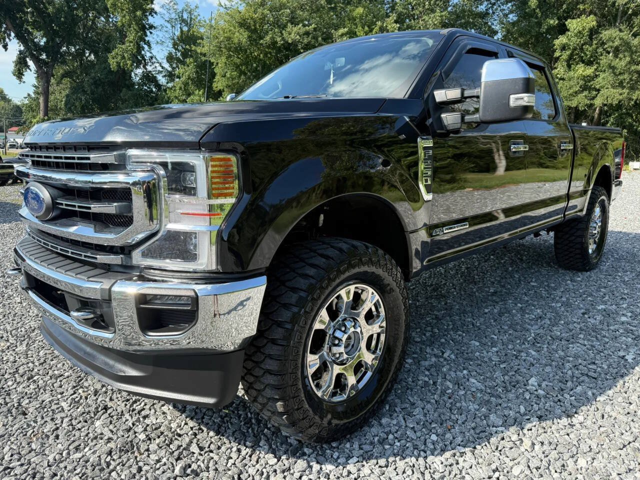 Used 2021 Ford F250 Lariat w/ Lariat Ultimate Package AWD/4WD image 3
