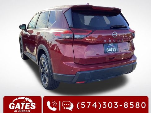 Used 2024 Nissan Rogue SV image 8