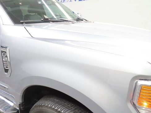 Used 2021 Ford F250 Lariat w/ Chrome Package AWD/4WD image 29