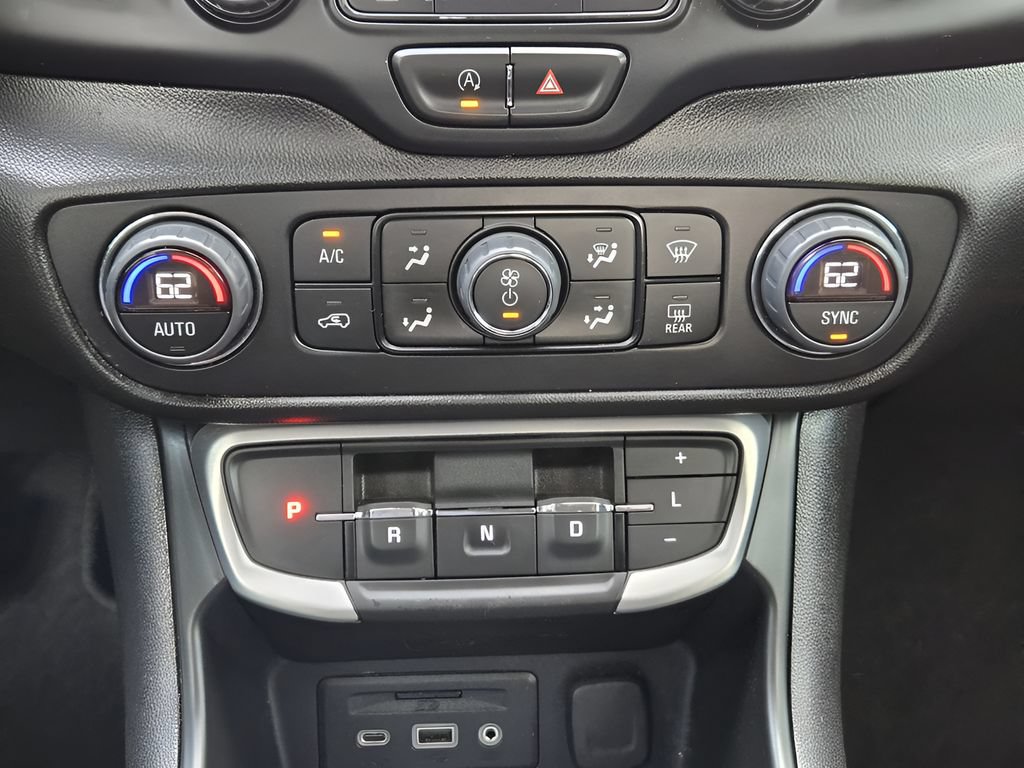 Used 2022 GMC Terrain SLT w/ Infotainment Package II AWD/4WD image 18
