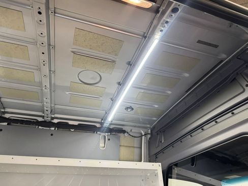 Used 2021 Mercedes-Benz Sprinter 2500 image 24