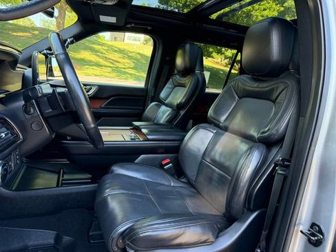 Used 2020 Lincoln Navigator Reserve w/ Luxury Package AWD/4WD image 18