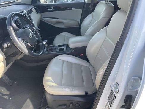 Used 2019 Kia Sorento LX w/ LX V6 Convenience Package image 28